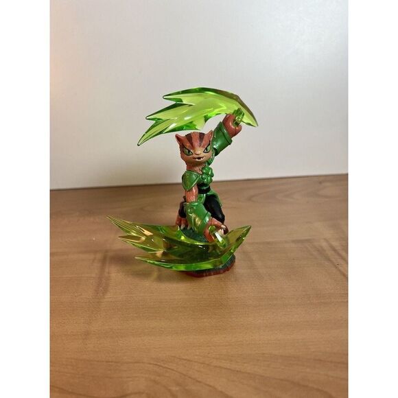 Skylanders Trap Team Red Base Figure Tuff Tough Luck Green Cat - Picture 1 of 6